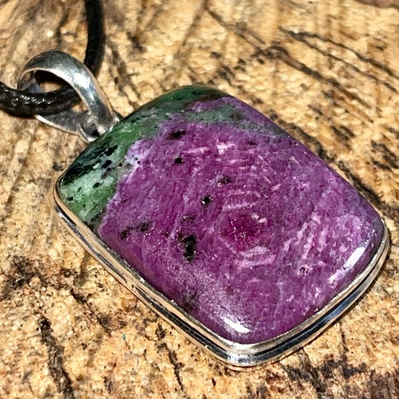 Beautiful Anyolite Ruby Zoisite Pendant 2” - Picture 1 of 7